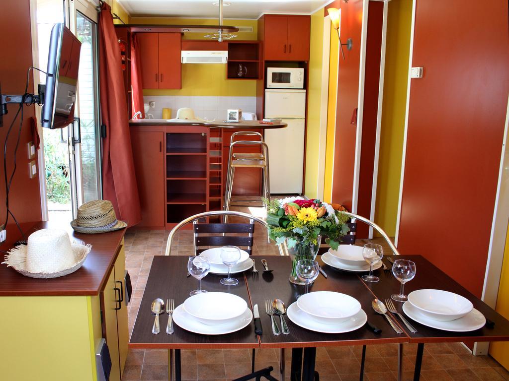 Camping Resort Les Champs Blancs Agde Exterior foto